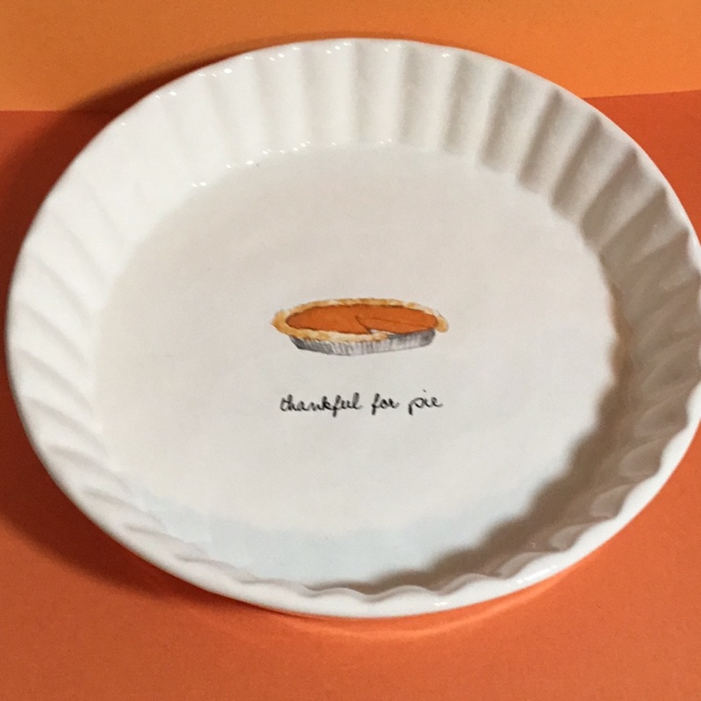 Rae Dunn NEW pie plate with pumpkin pie on it